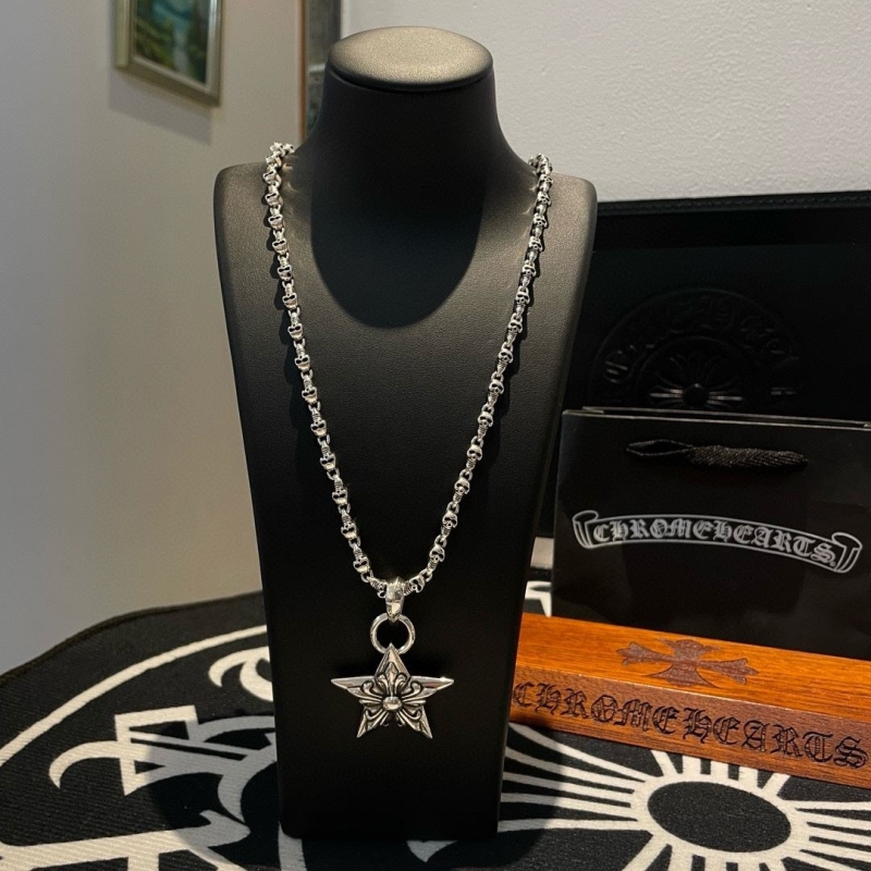 Ch*0me He**ts necklaces